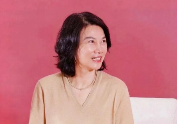股票配资行业讨论 董明珠渐渐交班