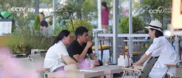 配资查询平台 “券包”跨界联动释放溢出效应点燃消费“热引擎” 百姓“惠”玩“乐”享消费新场景